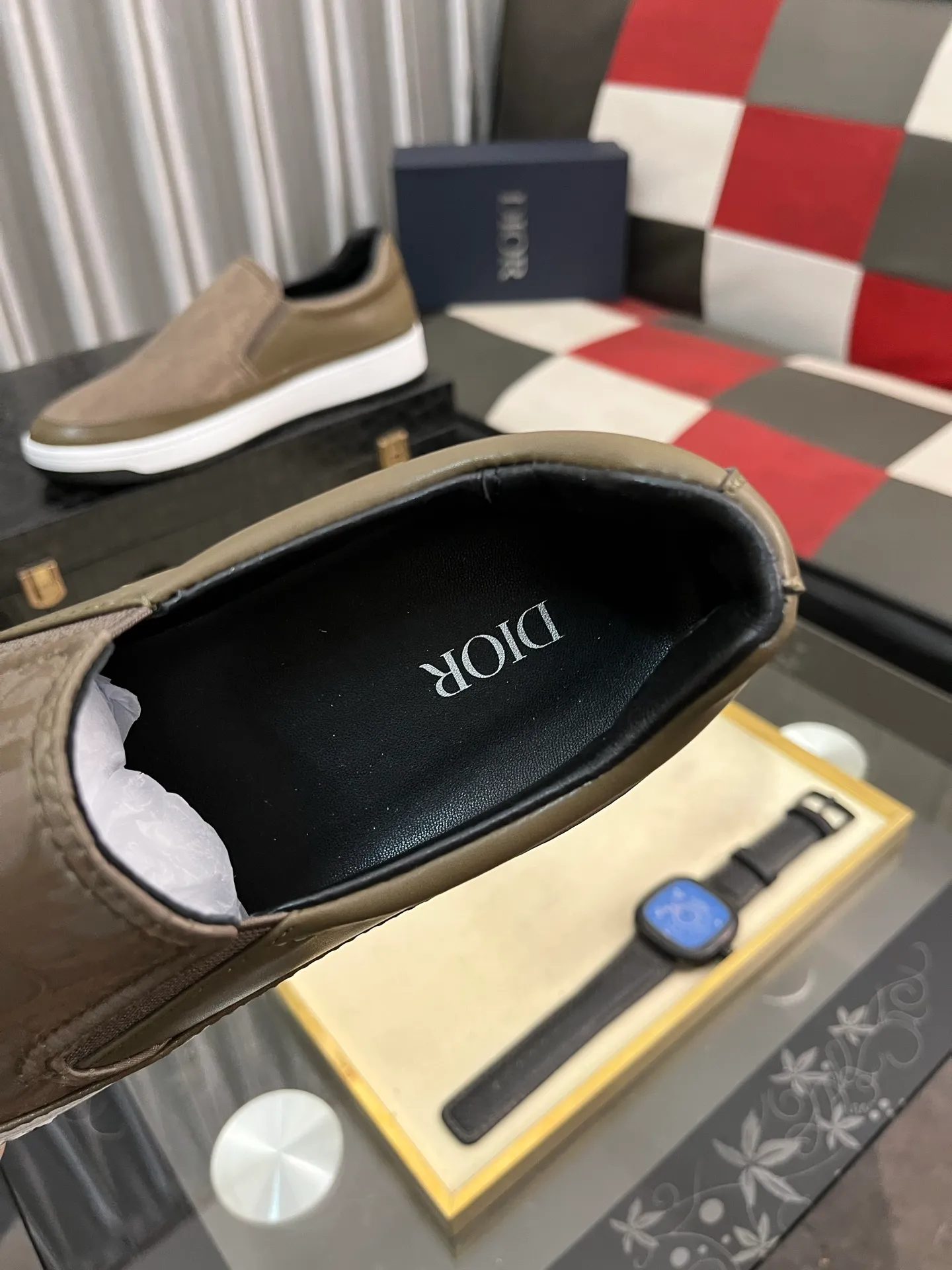 Men's men's shoes 💰420⌚️⌚️Dior unique modern style sneakers. Counter purchasing 🏃casual leather shoes😍😍 original cowhide leather imported from Italy (refuses to discolor and grind feet) soles: original soles specially provided by the original factory, super cool😍 lace up and walk with wind👍 style design ⚠️ super comfortable and wear-resistant original soles. Code number: 38-444️⃣Colors available
